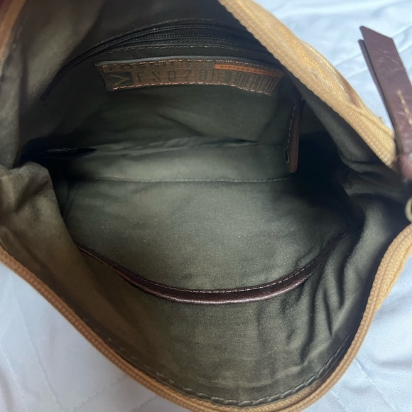 SALE: Crossbody Fossil - Picture 11 of 12